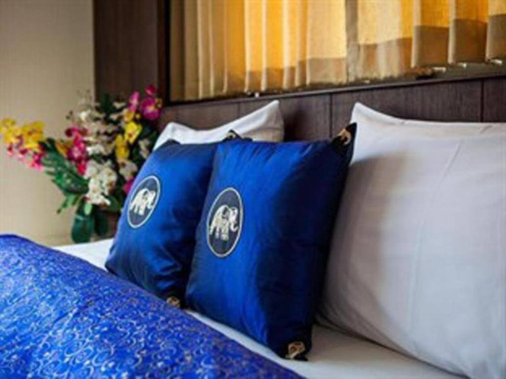 Triple Rund Place Hotel Patong Екстер'єр фото