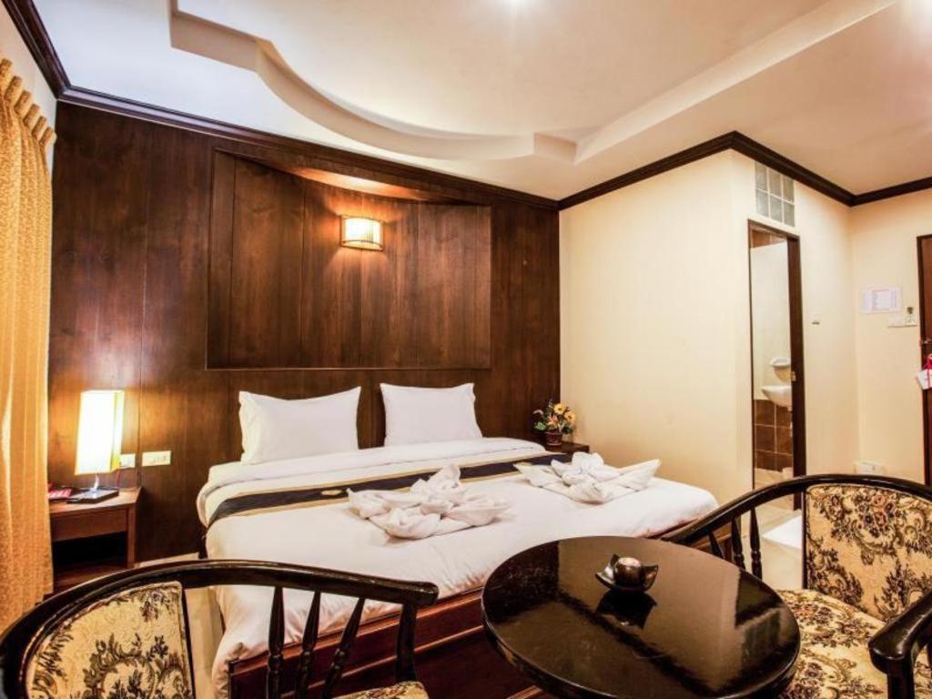 Triple Rund Place Hotel Patong Екстер'єр фото