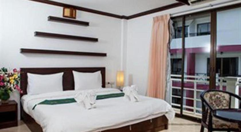 Triple Rund Place Hotel Patong Екстер'єр фото