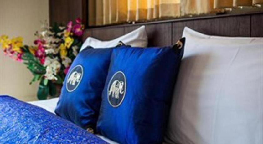 Triple Rund Place Hotel Patong Екстер'єр фото