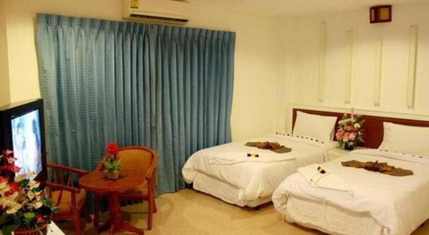 Triple Rund Place Hotel Patong Екстер'єр фото