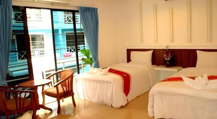 Triple Rund Place Hotel Patong Екстер'єр фото