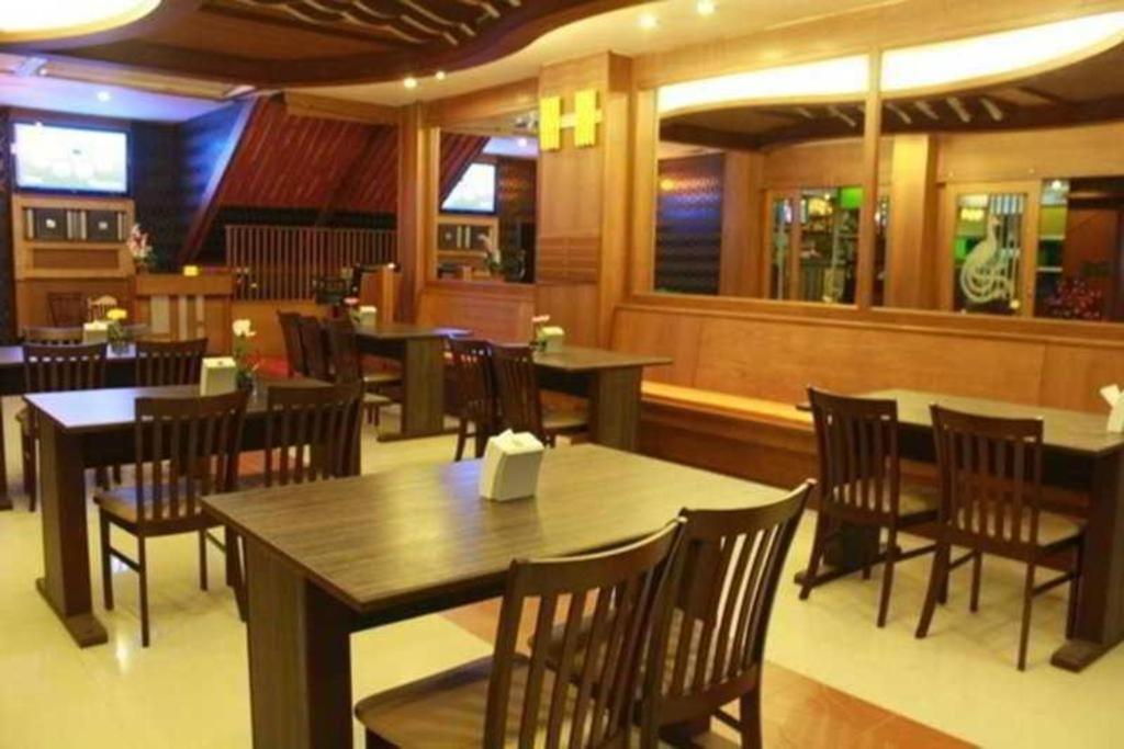 Triple Rund Place Hotel Patong Екстер'єр фото