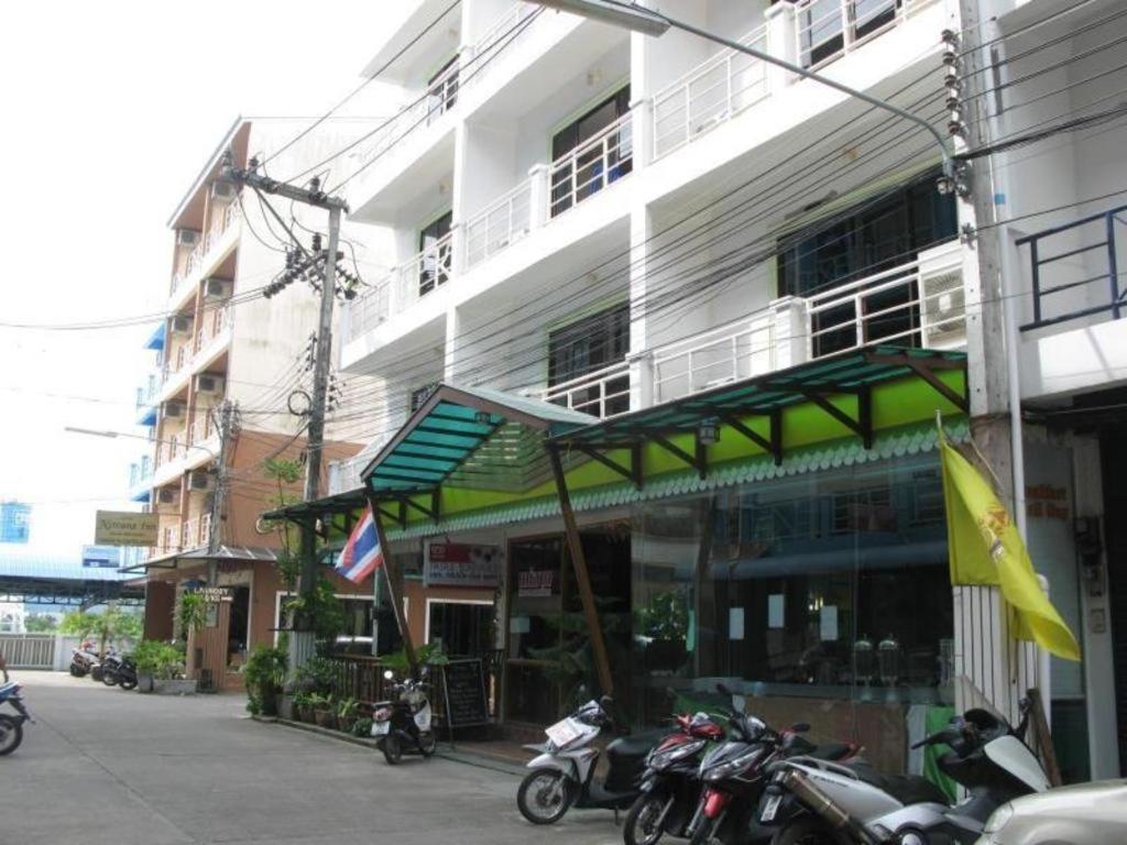 Triple Rund Place Hotel Patong Екстер'єр фото